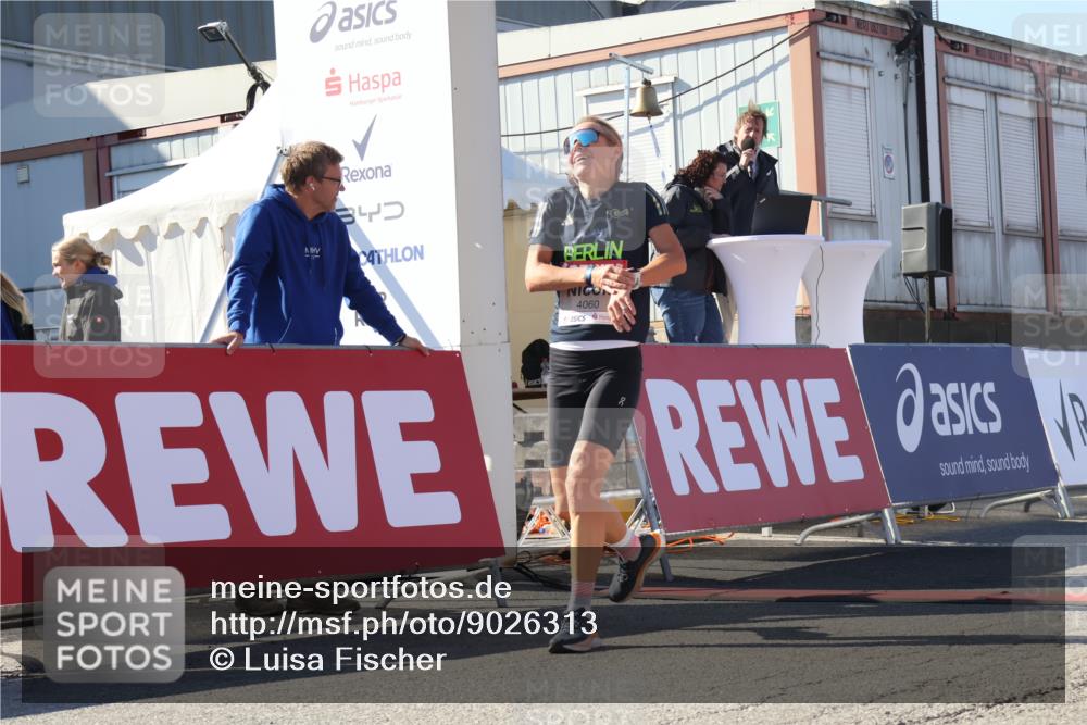 03.10.2025 - Köhlbrandbrückenlauf Luisa Fischer http://msf.ph/oto/9026313 03.10.2025 12:54:32 Ziel 4023, 4060, 4106, 4209 meine-sportfotos.de