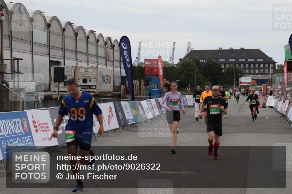 03.10.2025 - Köhlbrandbrückenlauf Julia Fischer http://msf.ph/oto/9026322 03.10.2025 16:00:43 Ziel 7189, 7259, 7287, 7327, 7584, 7600, 7818, 8811, 9568 meine-sportfotos.de