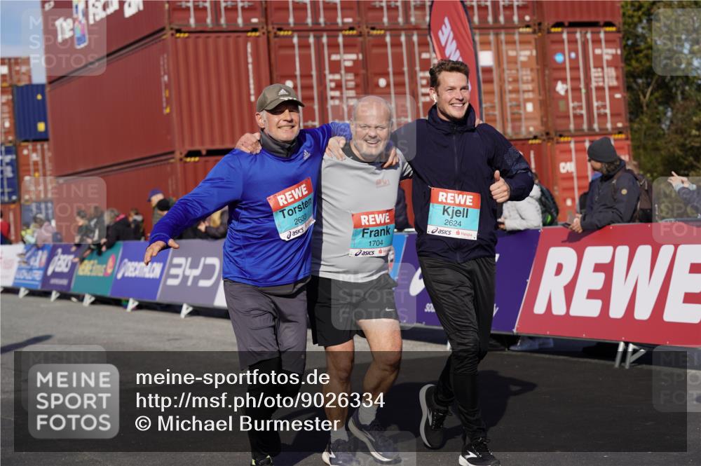 03.10.2025 - Köhlbrandbrückenlauf Michael Burmester http://msf.ph/oto/9026334 03.10.2025 10:29:50 Ziel 1552, 1589, 1704, 2286, 2348, 2624, 2633 meine-sportfotos.de