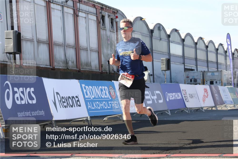 03.10.2025 - Köhlbrandbrückenlauf Luisa Fischer http://msf.ph/oto/9026346 03.10.2025 12:54:38 Ziel 4060, 4106, 4209, 6621, 6683 meine-sportfotos.de