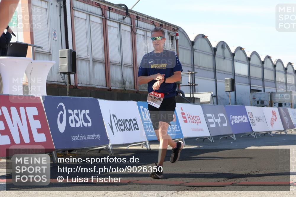 03.10.2025 - Köhlbrandbrückenlauf Luisa Fischer http://msf.ph/oto/9026350 03.10.2025 12:54:38 Ziel 4060, 4106, 4209, 6621, 6683 meine-sportfotos.de