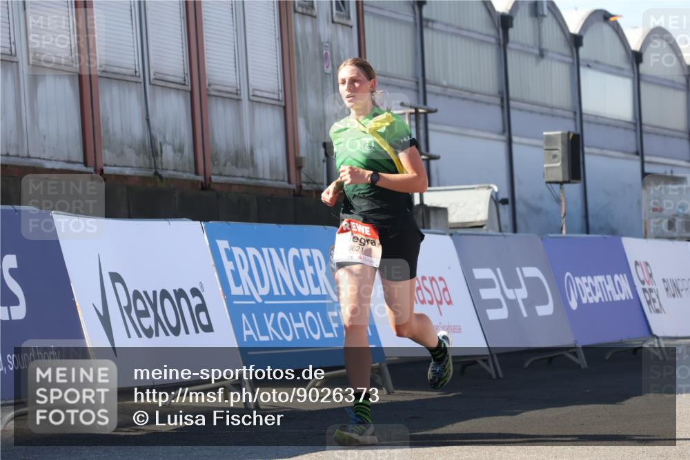 03.10.2025 - Köhlbrandbrückenlauf Luisa Fischer http://msf.ph/oto/9026373 03.10.2025 12:54:42 Ziel 4060, 4079, 4106, 4209, 6621, 6683 meine-sportfotos.de