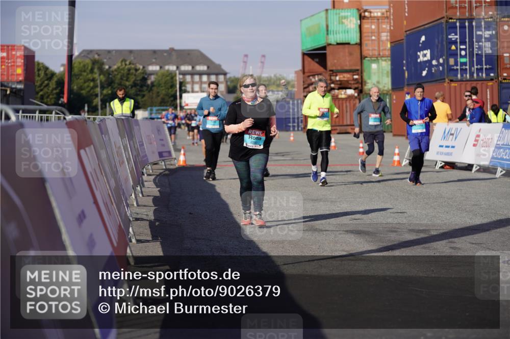 03.10.2025 - Köhlbrandbrückenlauf Michael Burmester http://msf.ph/oto/9026379 03.10.2025 10:30:00 Ziel 2067, 2092, 2112, 2280, 2325, 2326, 2863, 2864, 2865, 3607 meine-sportfotos.de
