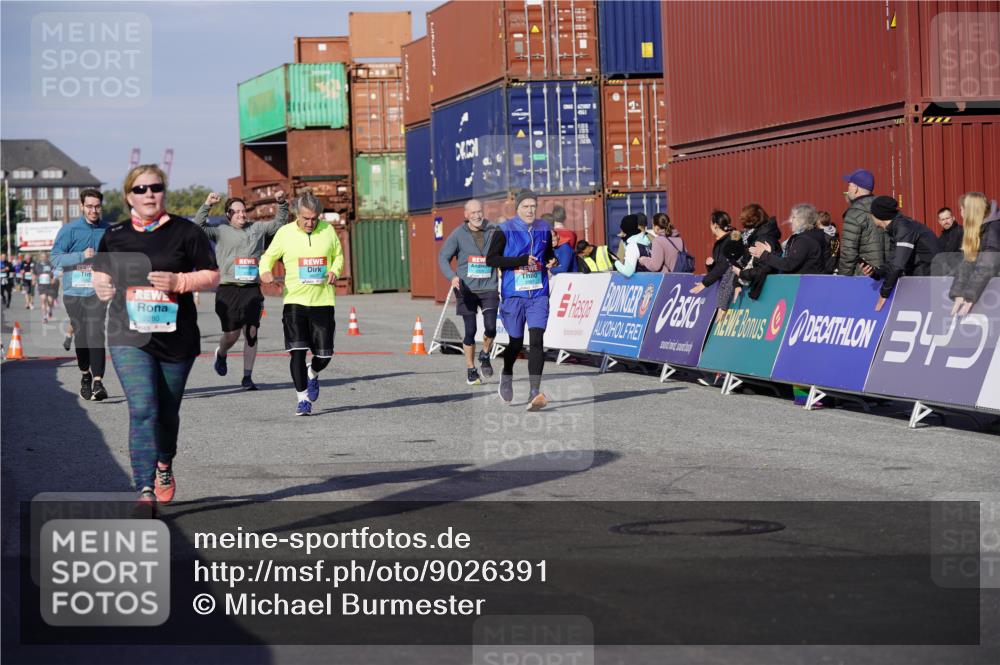 03.10.2025 - Köhlbrandbrückenlauf Michael Burmester http://msf.ph/oto/9026391 03.10.2025 10:30:01 Ziel 2067, 2092, 2112, 2280, 2325, 2326, 2863, 2864, 2865, 3607 meine-sportfotos.de