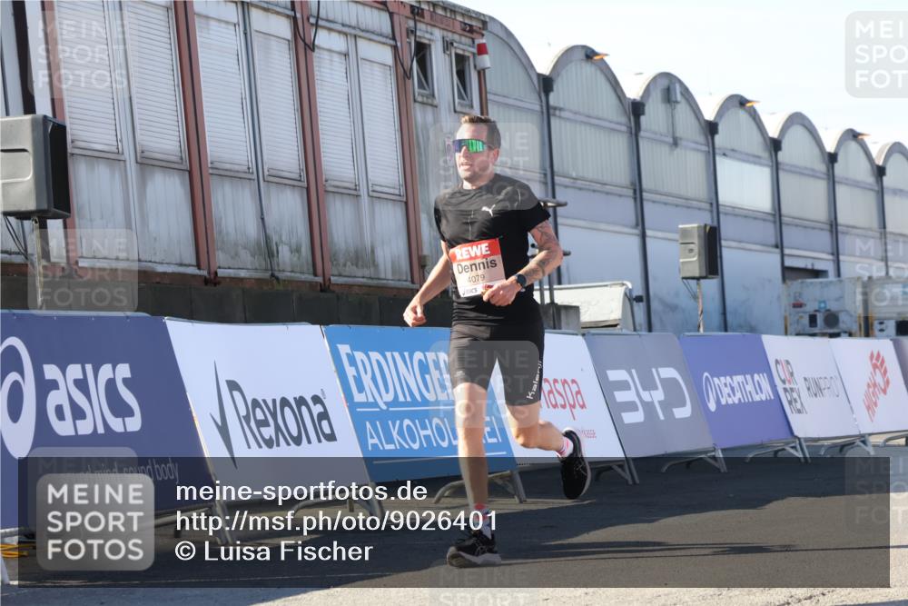 03.10.2025 - Köhlbrandbrückenlauf Luisa Fischer http://msf.ph/oto/9026401 03.10.2025 12:54:45 Ziel 4079, 4106, 4209, 6151, 6621, 6683 meine-sportfotos.de