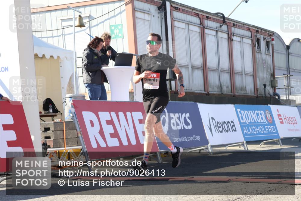 03.10.2025 - Köhlbrandbrückenlauf Luisa Fischer http://msf.ph/oto/9026413 03.10.2025 12:54:46 Ziel 4079, 4209, 6151, 6621, 6683 meine-sportfotos.de