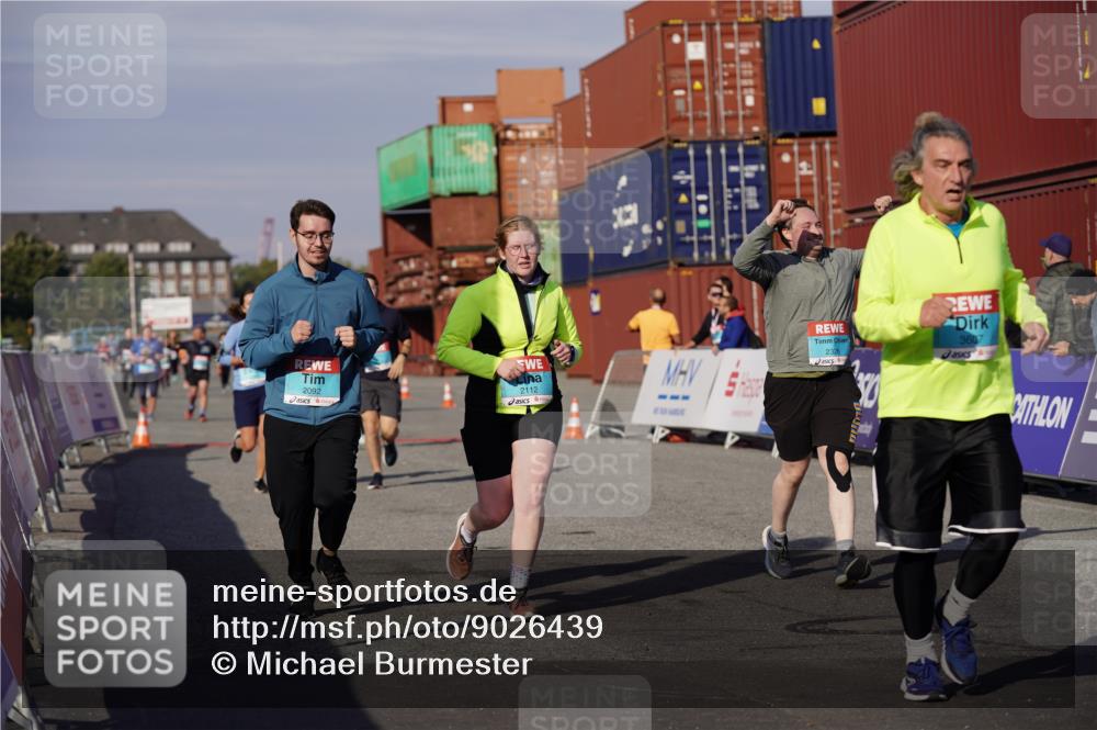 03.10.2025 - Köhlbrandbrückenlauf Michael Burmester http://msf.ph/oto/9026439 03.10.2025 10:30:05 Ziel 2067, 2092, 2112, 2325, 2326, 2763, 3607, 3784, 3819 meine-sportfotos.de