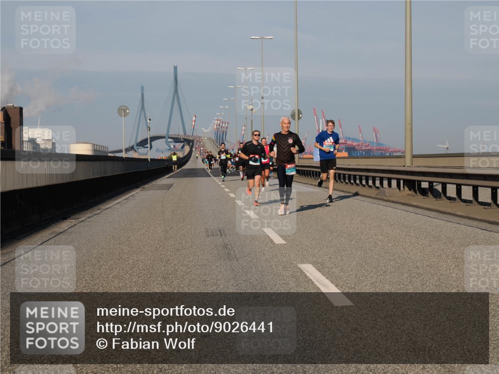 03.10.2025 - Köhlbrandbrückenlauf Fabian Wolf http://msf.ph/oto/9026441 03.10.2025 09:42:34 Position 3  meine-sportfotos.de