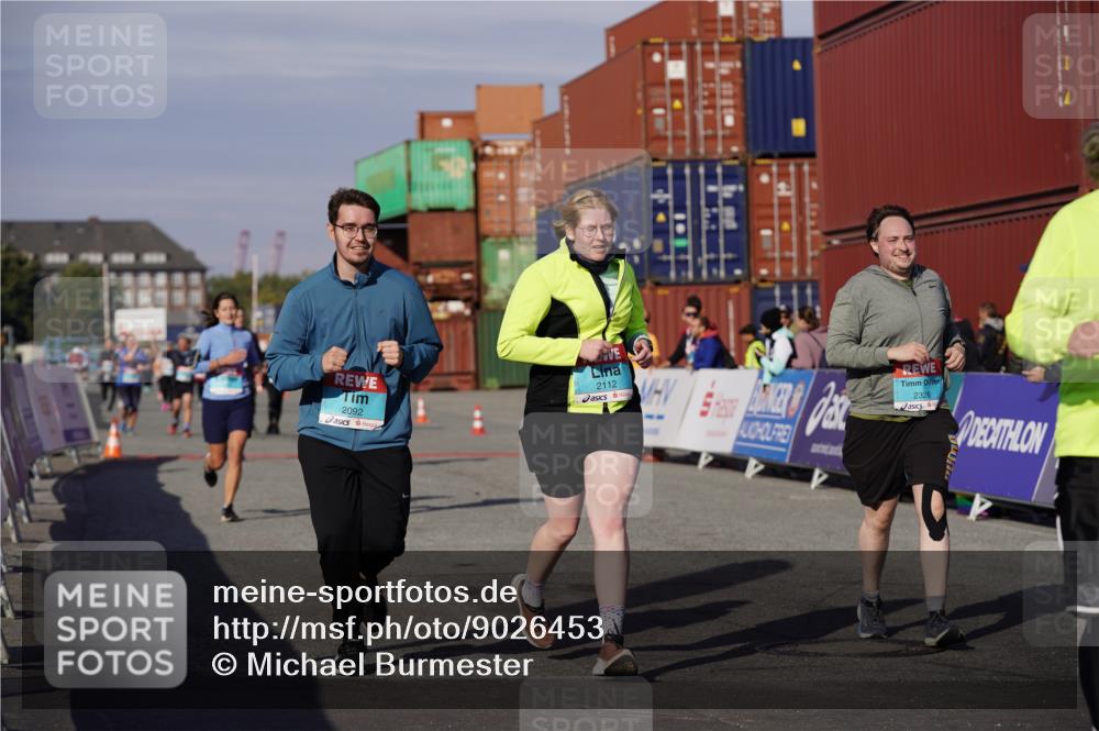 03.10.2025 - Köhlbrandbrückenlauf Michael Burmester http://msf.ph/oto/9026453 03.10.2025 10:30:06 Ziel 1358, 2067, 2092, 2112, 2325, 2326, 2763, 3607, 3784, 3819 meine-sportfotos.de