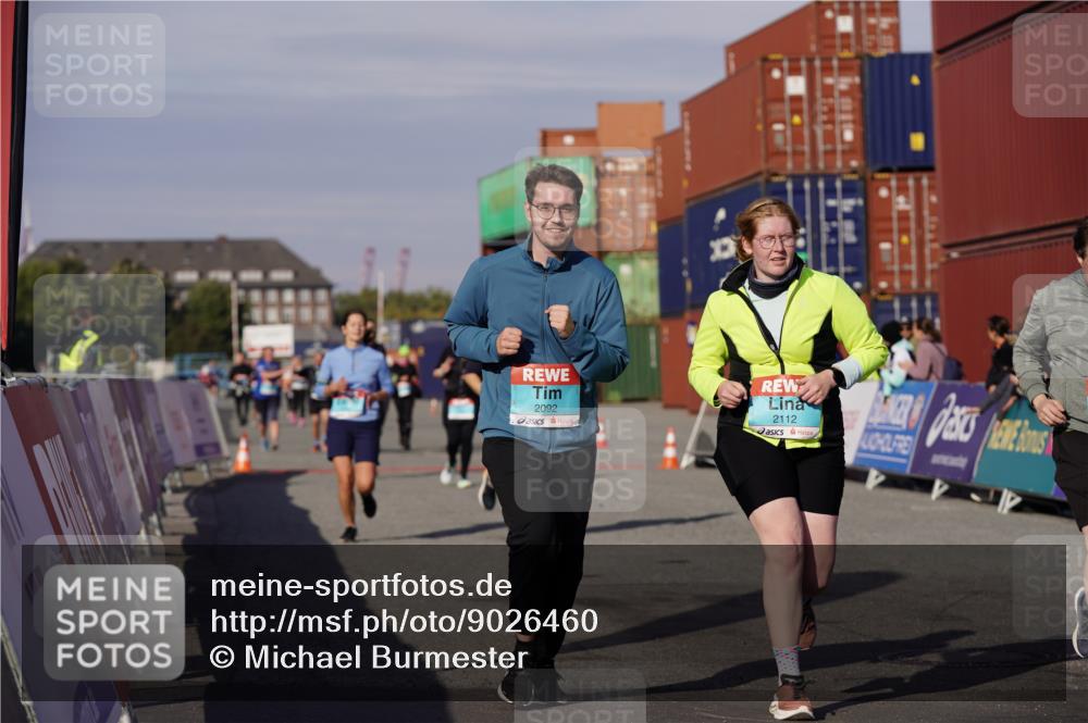 03.10.2025 - Köhlbrandbrückenlauf Michael Burmester http://msf.ph/oto/9026460 03.10.2025 10:30:06 Ziel 1358, 2067, 2092, 2112, 2325, 2326, 2763, 3607, 3784, 3819 meine-sportfotos.de