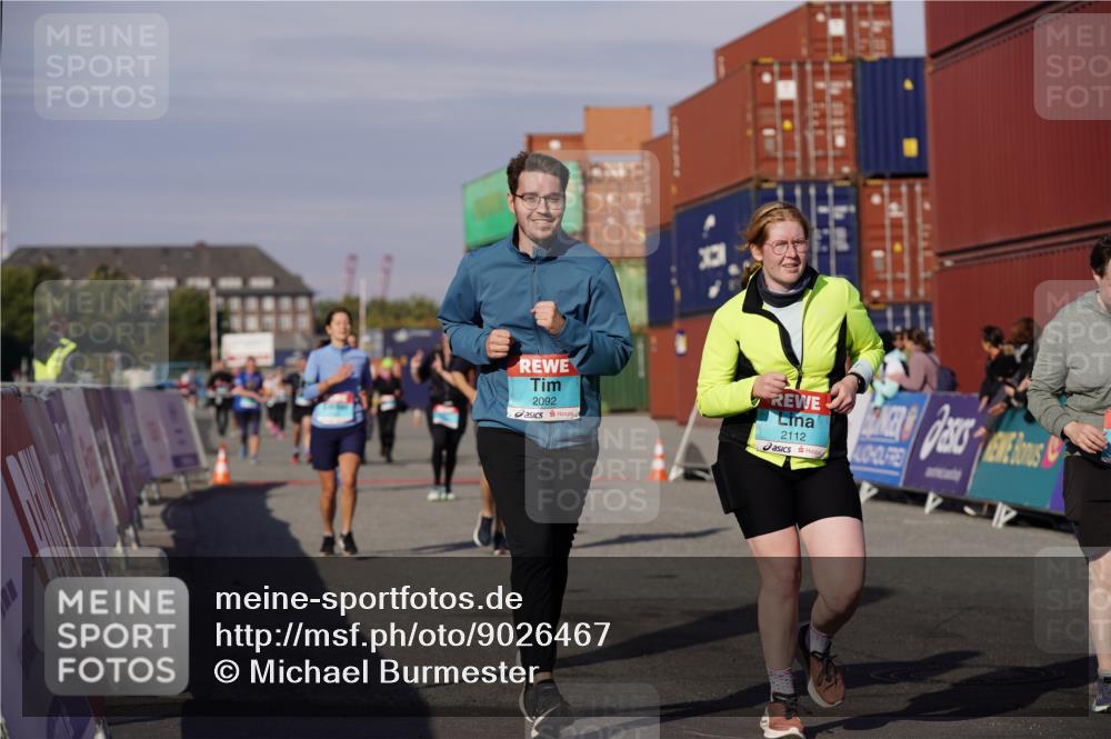03.10.2025 - Köhlbrandbrückenlauf Michael Burmester http://msf.ph/oto/9026467 03.10.2025 10:30:06 Ziel 1358, 2067, 2092, 2112, 2325, 2326, 2763, 3607, 3784, 3819 meine-sportfotos.de