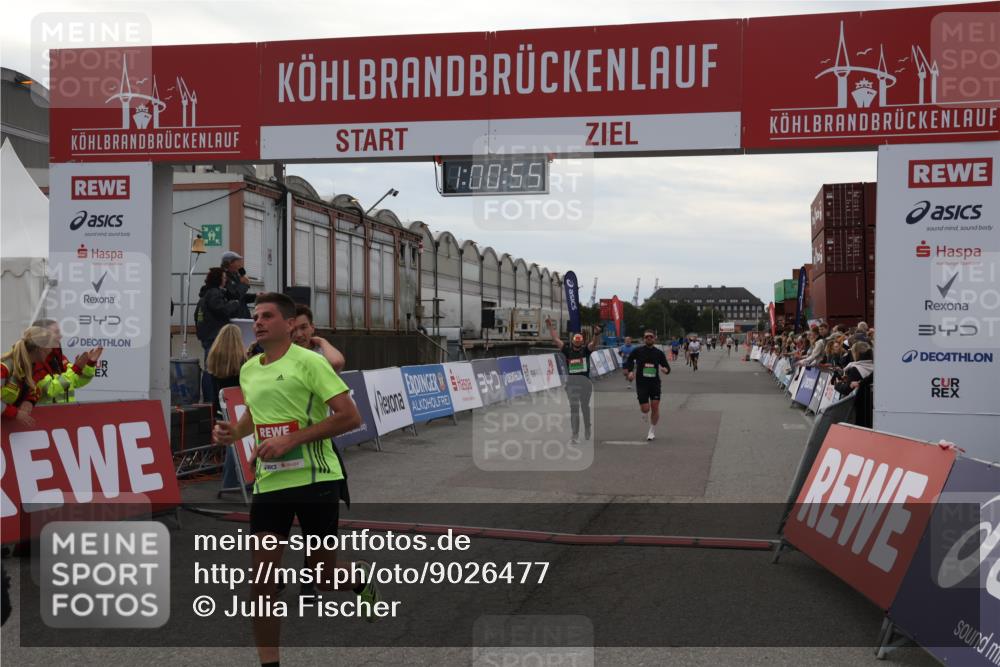 03.10.2025 - Köhlbrandbrückenlauf Julia Fischer http://msf.ph/oto/9026477 03.10.2025 16:00:56 Ziel 7189, 7223, 7259, 7294, 7522, 7561, 7584, 7600, 8676, 8883, 8940, 9736 meine-sportfotos.de