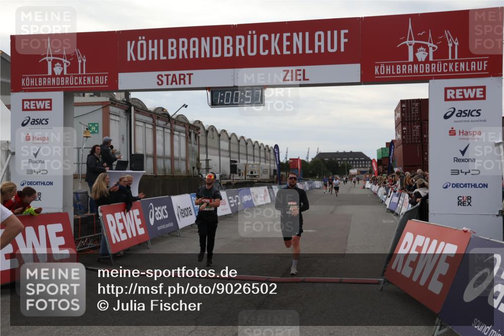 03.10.2025 - Köhlbrandbrückenlauf Julia Fischer http://msf.ph/oto/9026502 03.10.2025 16:00:58 Ziel 7223, 7294, 7522, 7561, 7584, 7600, 8676, 8883, 8940, 9736 meine-sportfotos.de