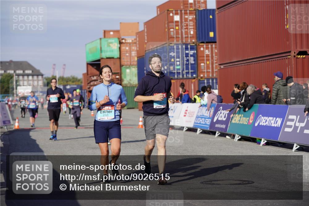03.10.2025 - Köhlbrandbrückenlauf Michael Burmester http://msf.ph/oto/9026515 03.10.2025 10:30:09 Ziel 1358, 2067, 2092, 2112, 2325, 2326, 2763, 3607, 3784, 3819 meine-sportfotos.de