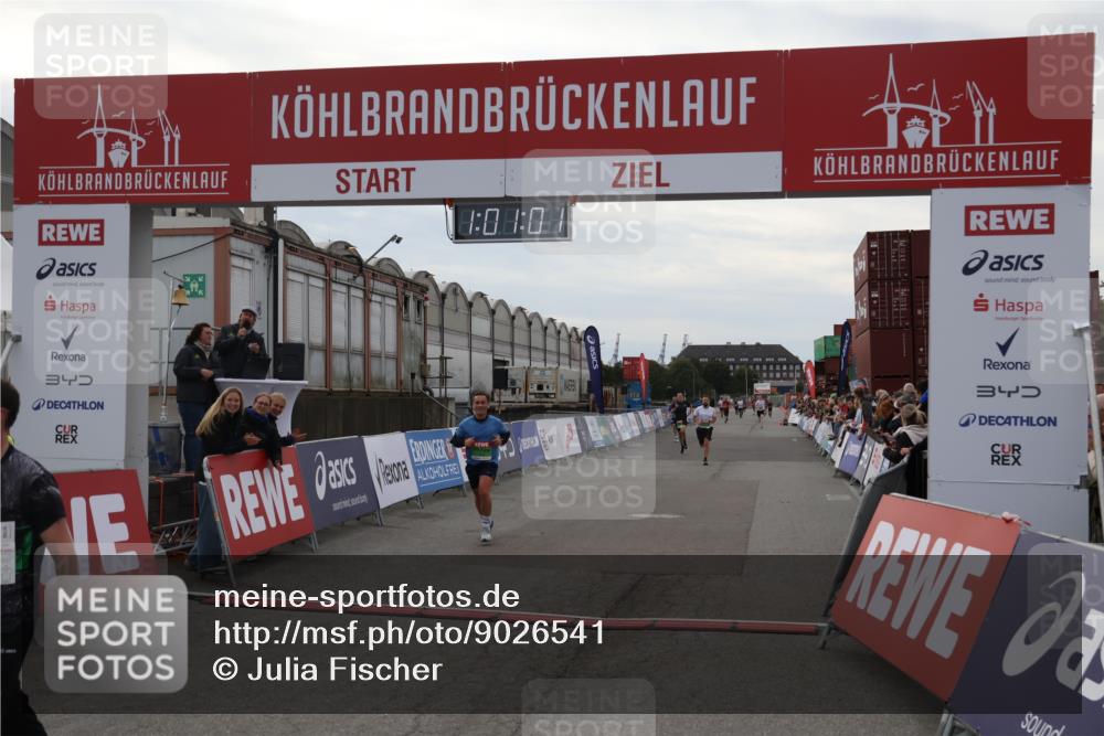 03.10.2025 - Köhlbrandbrückenlauf Julia Fischer http://msf.ph/oto/9026541 03.10.2025 16:01:01 Ziel 7223, 7294, 7396, 7522, 8676, 8855, 8883, 8940, 9736 meine-sportfotos.de