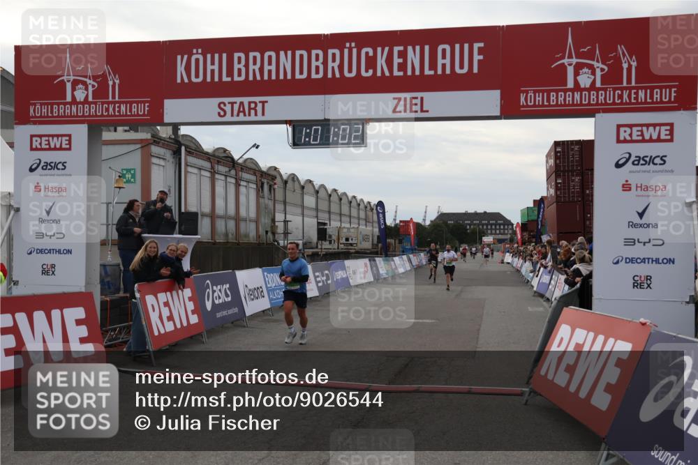 03.10.2025 - Köhlbrandbrückenlauf Julia Fischer http://msf.ph/oto/9026544 03.10.2025 16:01:02 Ziel 7223, 7294, 7396, 7522, 8676, 8855, 8883, 8940, 9736 meine-sportfotos.de