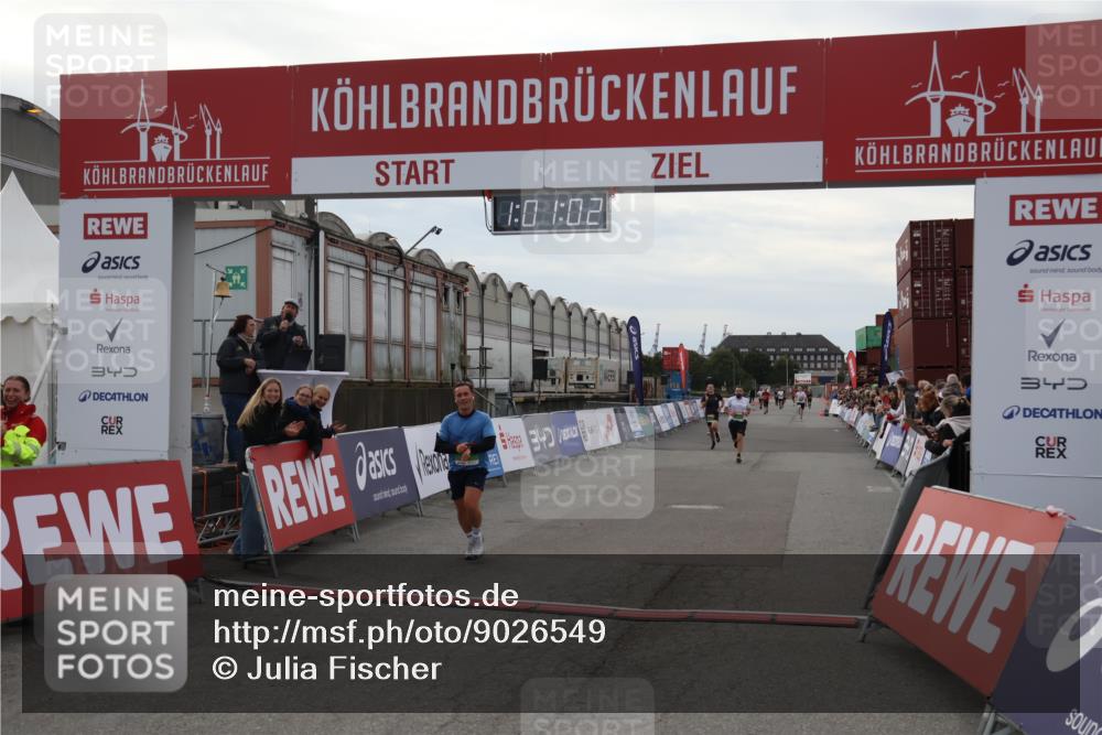 03.10.2025 - Köhlbrandbrückenlauf Julia Fischer http://msf.ph/oto/9026549 03.10.2025 16:01:02 Ziel 7223, 7294, 7396, 7522, 8676, 8855, 8883, 8940, 9736 meine-sportfotos.de