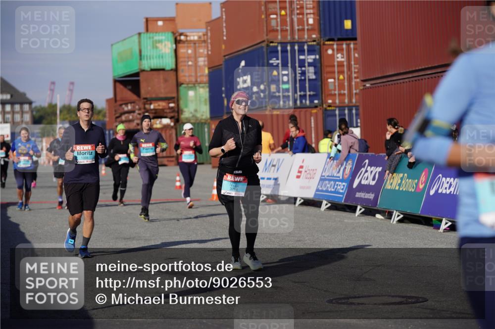 03.10.2025 - Köhlbrandbrückenlauf Michael Burmester http://msf.ph/oto/9026553 03.10.2025 10:30:12 Ziel 1358, 2267, 2497, 2498, 2726, 2727, 2763, 3657, 3784, 3819 meine-sportfotos.de