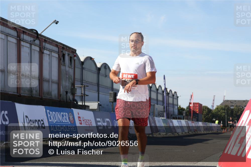03.10.2025 - Köhlbrandbrückenlauf Luisa Fischer http://msf.ph/oto/9026556 03.10.2025 12:55:12 Ziel 6130, 6410 meine-sportfotos.de