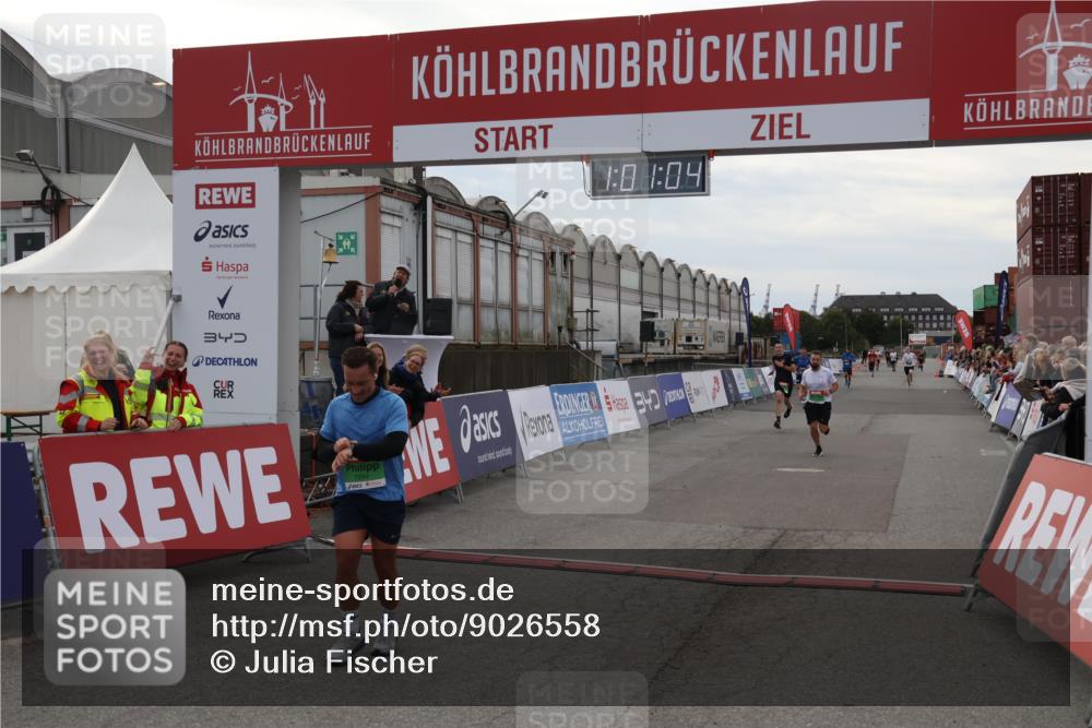 03.10.2025 - Köhlbrandbrückenlauf Julia Fischer http://msf.ph/oto/9026558 03.10.2025 16:01:04 Ziel 7294, 7396, 8676, 8855, 8883, 9736 meine-sportfotos.de