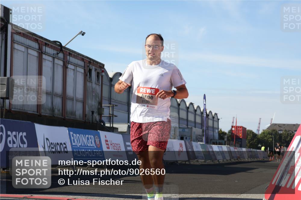 03.10.2025 - Köhlbrandbrückenlauf Luisa Fischer http://msf.ph/oto/9026560 03.10.2025 12:55:13 Ziel 6130, 6410 meine-sportfotos.de