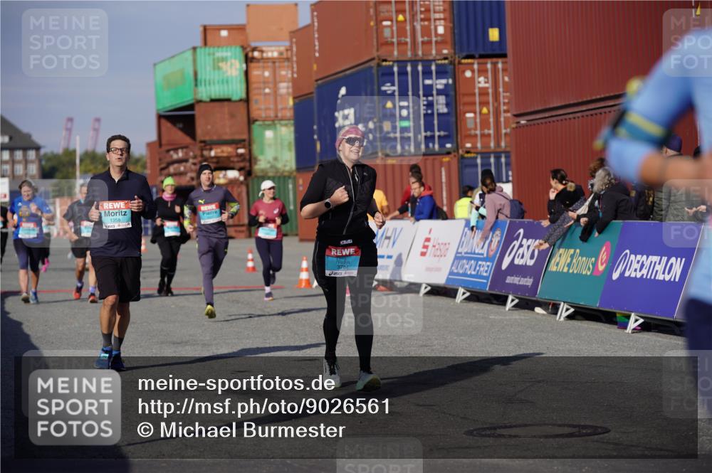 03.10.2025 - Köhlbrandbrückenlauf Michael Burmester http://msf.ph/oto/9026561 03.10.2025 10:30:12 Ziel 1358, 2267, 2497, 2498, 2726, 2727, 2763, 3657, 3784, 3819 meine-sportfotos.de