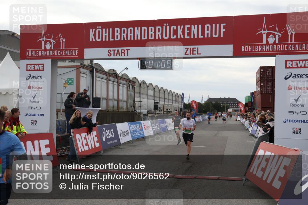 03.10.2025 - Köhlbrandbrückenlauf Julia Fischer http://msf.ph/oto/9026562 03.10.2025 16:01:06 Ziel 7294, 7396, 7398, 8676, 8855, 9589, 9736 meine-sportfotos.de