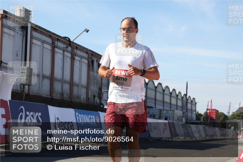 03.10.2025 - Köhlbrandbrückenlauf Luisa Fischer http://msf.ph/oto/9026564 03.10.2025 12:55:13 Ziel 6130, 6410 meine-sportfotos.de