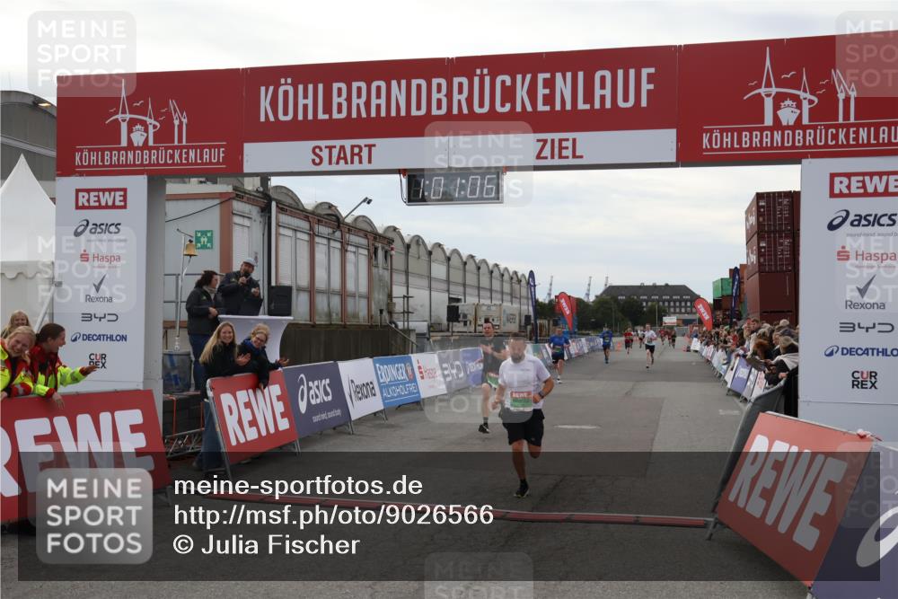 03.10.2025 - Köhlbrandbrückenlauf Julia Fischer http://msf.ph/oto/9026566 03.10.2025 16:01:06 Ziel 7294, 7396, 7398, 8676, 8855, 9589, 9736 meine-sportfotos.de