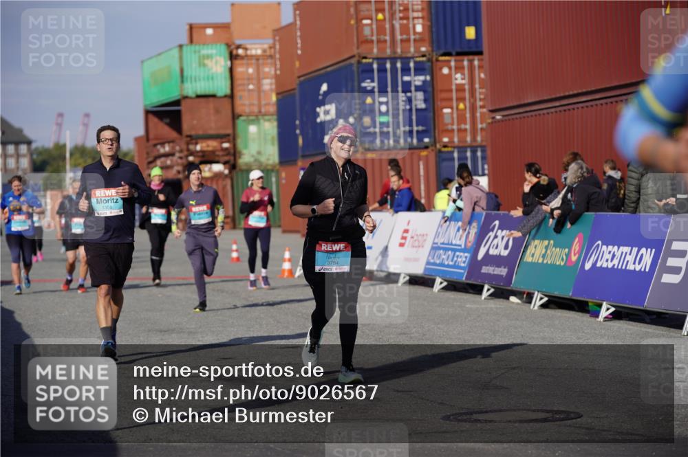 03.10.2025 - Köhlbrandbrückenlauf Michael Burmester http://msf.ph/oto/9026567 03.10.2025 10:30:12 Ziel 1358, 2267, 2497, 2498, 2726, 2727, 2763, 3657, 3784, 3819 meine-sportfotos.de