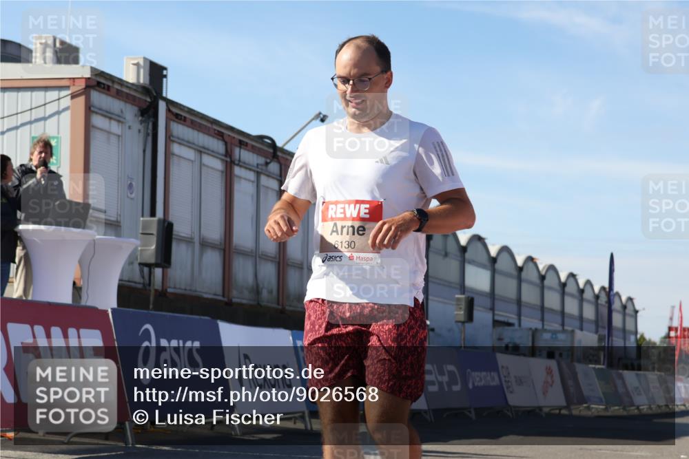 03.10.2025 - Köhlbrandbrückenlauf Luisa Fischer http://msf.ph/oto/9026568 03.10.2025 12:55:13 Ziel 6130, 6410 meine-sportfotos.de