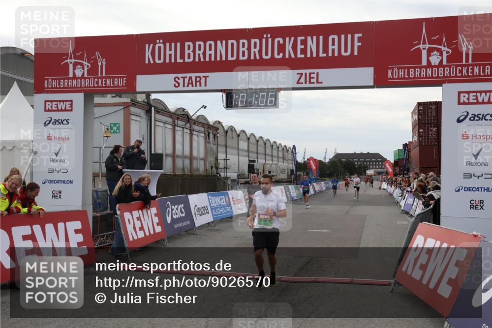03.10.2025 - Köhlbrandbrückenlauf Julia Fischer http://msf.ph/oto/9026570 03.10.2025 16:01:06 Ziel 7294, 7396, 7398, 8676, 8855, 9589, 9736 meine-sportfotos.de