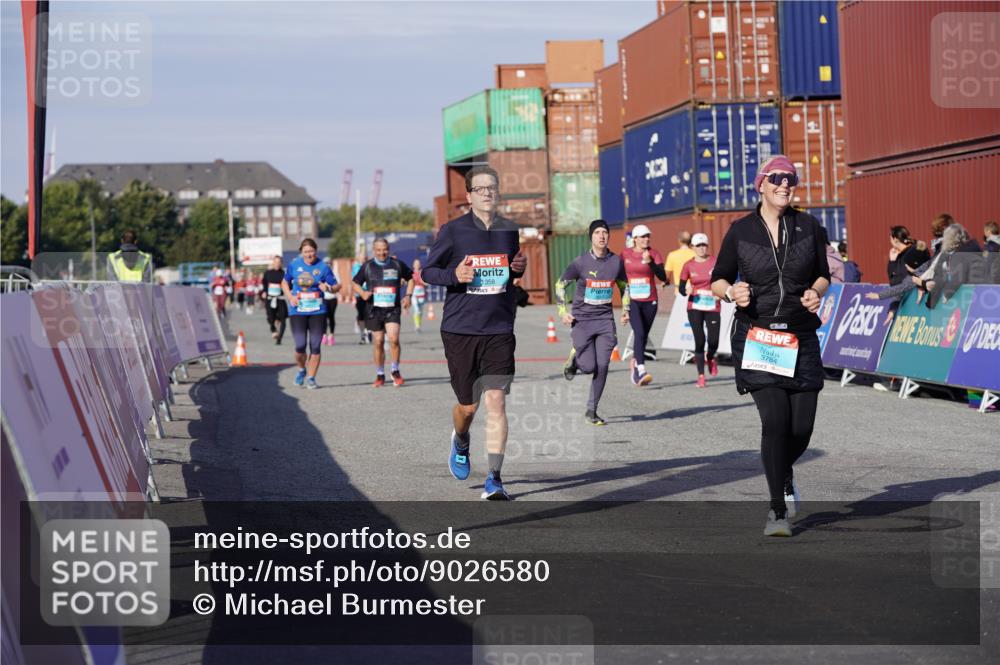 03.10.2025 - Köhlbrandbrückenlauf Michael Burmester http://msf.ph/oto/9026580 03.10.2025 10:30:13 Ziel 1358, 2267, 2497, 2498, 2726, 2727, 2763, 3657, 3784, 3819 meine-sportfotos.de
