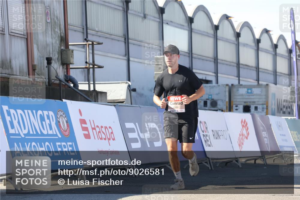 03.10.2025 - Köhlbrandbrückenlauf Luisa Fischer http://msf.ph/oto/9026581 03.10.2025 12:55:26 Ziel 4089, 4233, 6091 meine-sportfotos.de