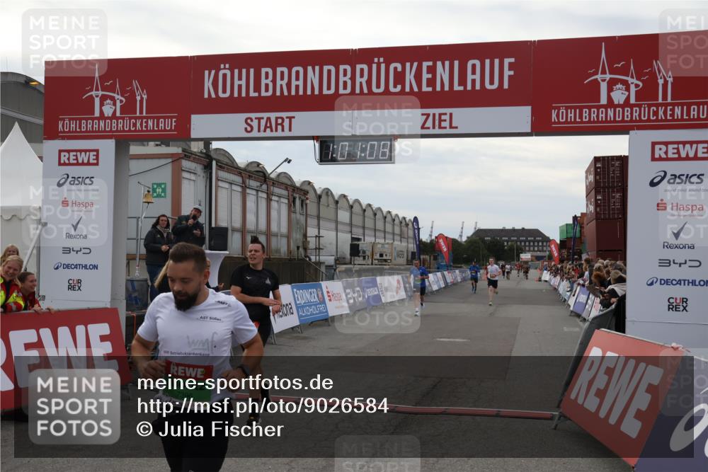 03.10.2025 - Köhlbrandbrückenlauf Julia Fischer http://msf.ph/oto/9026584 03.10.2025 16:01:08 Ziel 7294, 7396, 7398, 8855, 9589 meine-sportfotos.de