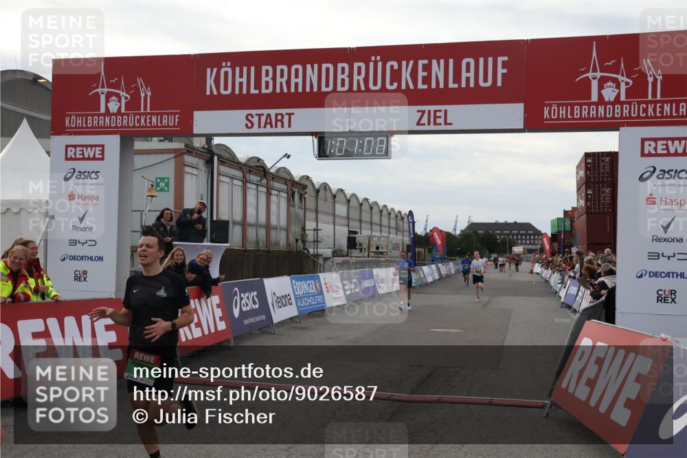 03.10.2025 - Köhlbrandbrückenlauf Julia Fischer http://msf.ph/oto/9026587 03.10.2025 16:01:08 Ziel 7294, 7396, 7398, 8855, 9589 meine-sportfotos.de