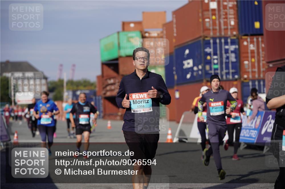 03.10.2025 - Köhlbrandbrückenlauf Michael Burmester http://msf.ph/oto/9026594 03.10.2025 10:30:14 Ziel 1358, 2267, 2497, 2498, 2726, 2727, 2763, 3657, 3784, 3819 meine-sportfotos.de