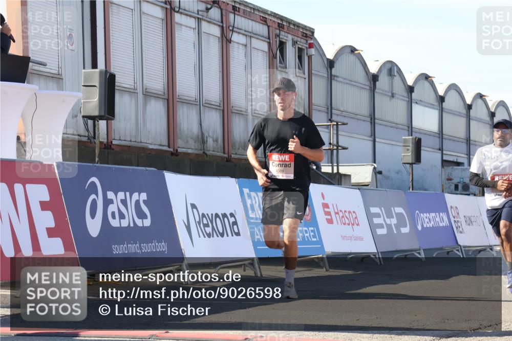 03.10.2025 - Köhlbrandbrückenlauf Luisa Fischer http://msf.ph/oto/9026598 03.10.2025 12:55:28 Ziel 4089, 4104, 4233, 6091 meine-sportfotos.de