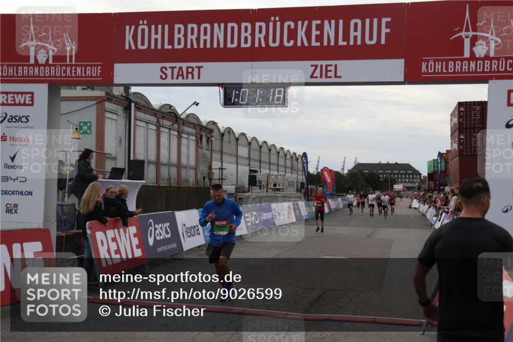 03.10.2025 - Köhlbrandbrückenlauf Julia Fischer http://msf.ph/oto/9026599 03.10.2025 16:01:18 Ziel 7282, 7398, 9346, 9589 meine-sportfotos.de