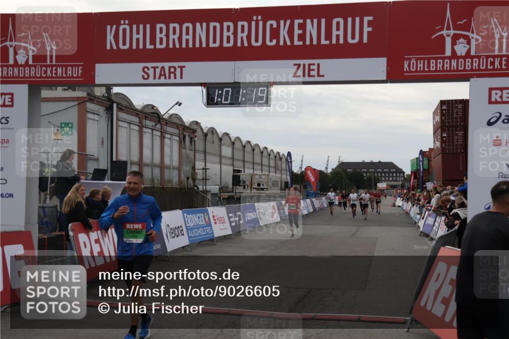 03.10.2025 - Köhlbrandbrückenlauf Julia Fischer http://msf.ph/oto/9026605 03.10.2025 16:01:19 Ziel 7282, 7398, 9346, 9589 meine-sportfotos.de