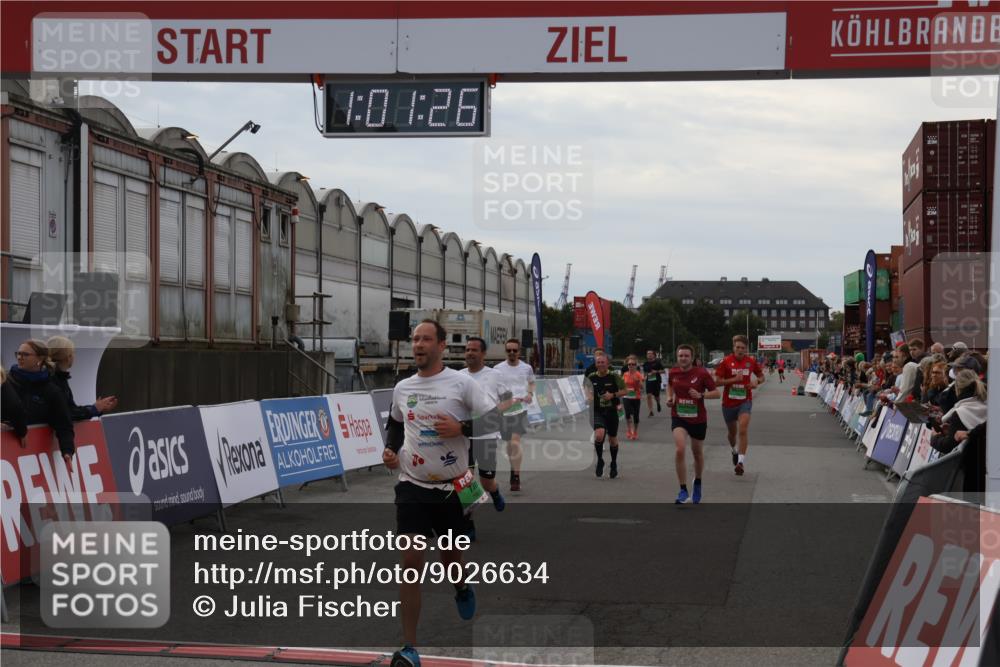 03.10.2025 - Köhlbrandbrückenlauf Julia Fischer http://msf.ph/oto/9026634 03.10.2025 16:01:26 Ziel 7266, 7282, 7320, 7342, 7364, 7372, 7965, 8807, 9129, 9346 meine-sportfotos.de