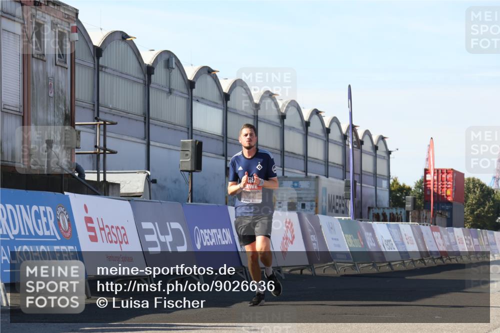 03.10.2025 - Köhlbrandbrückenlauf Luisa Fischer http://msf.ph/oto/9026636 03.10.2025 12:55:31 Ziel 4089, 4104, 4233, 6091 meine-sportfotos.de