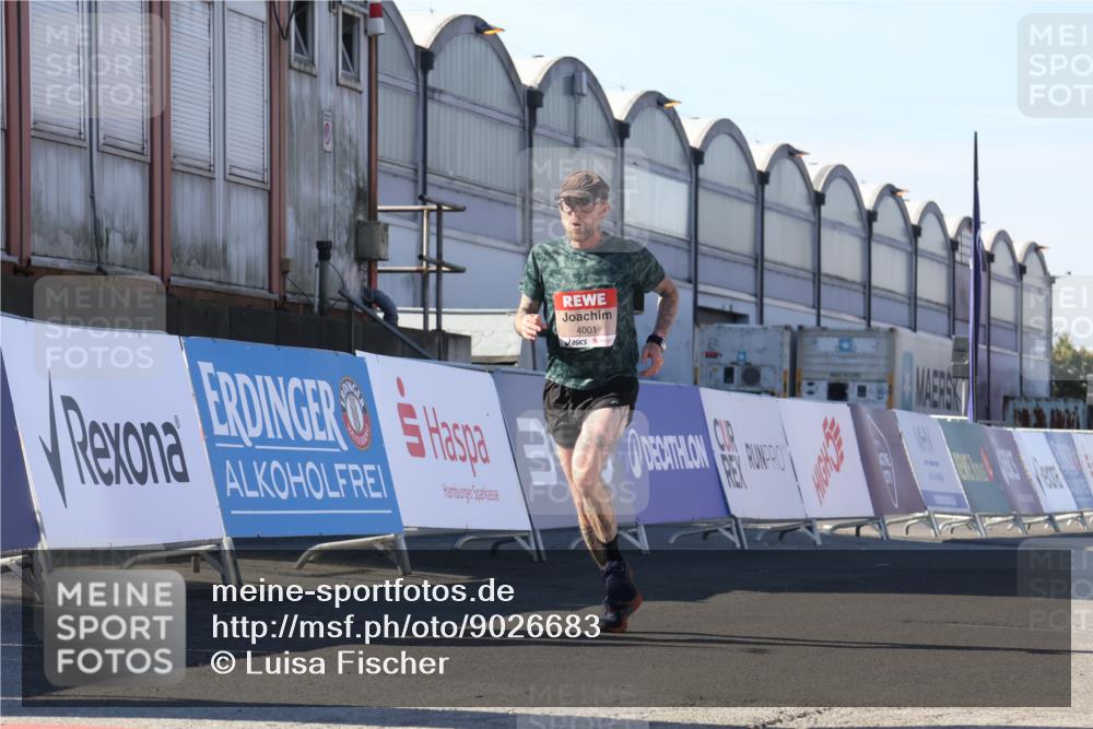 03.10.2025 - Köhlbrandbrückenlauf Luisa Fischer http://msf.ph/oto/9026683 03.10.2025 12:55:39 Ziel 4001, 4089, 4104, 4233, 4594, 6091, 6100, 6762 meine-sportfotos.de