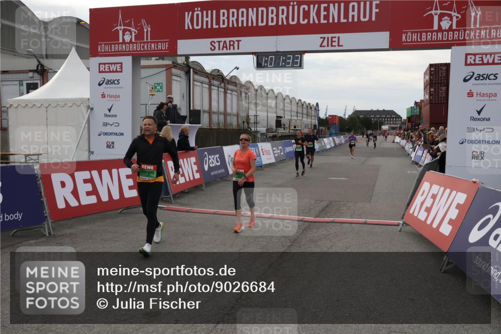 03.10.2025 - Köhlbrandbrückenlauf Julia Fischer http://msf.ph/oto/9026684 03.10.2025 16:01:33 Ziel 7144, 7266, 7320, 7342, 7364, 7372, 7965, 8800, 8807, 8990, 9129 meine-sportfotos.de