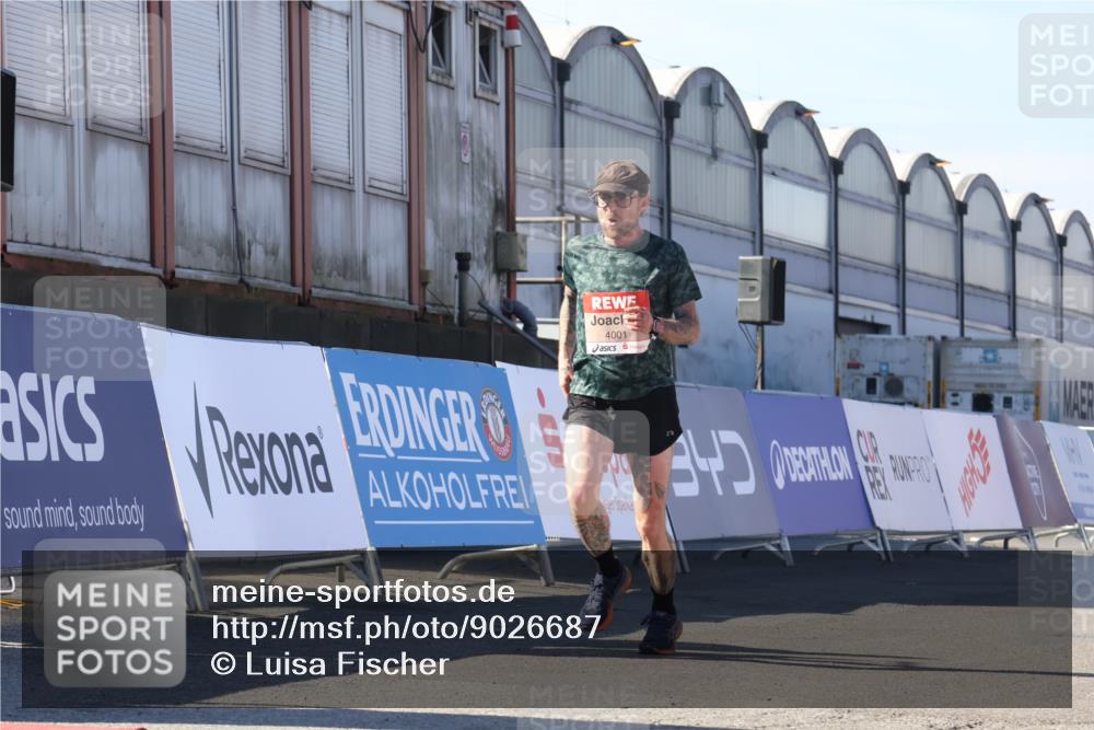 03.10.2025 - Köhlbrandbrückenlauf Luisa Fischer http://msf.ph/oto/9026687 03.10.2025 12:55:40 Ziel 4001, 4089, 4104, 4233, 4594, 6091, 6100, 6762 meine-sportfotos.de