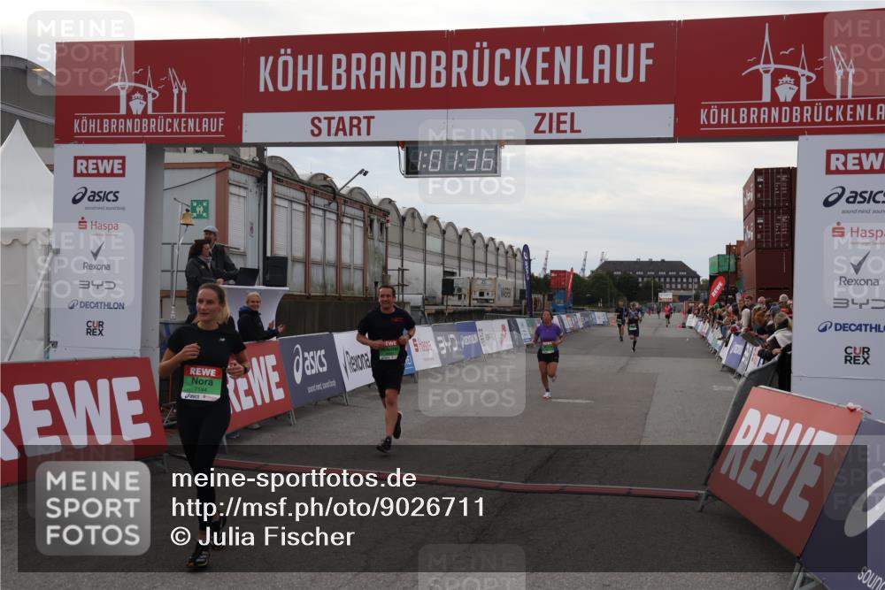 03.10.2025 - Köhlbrandbrückenlauf Julia Fischer http://msf.ph/oto/9026711 03.10.2025 16:01:37 Ziel 7144, 7266, 7320, 7342, 7364, 7372, 7805, 8800, 8807, 8990, 9129 meine-sportfotos.de