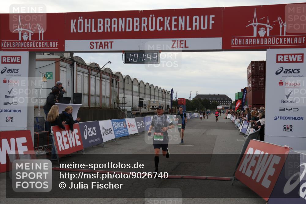 03.10.2025 - Köhlbrandbrückenlauf Julia Fischer http://msf.ph/oto/9026740 03.10.2025 16:01:43 Ziel 7144, 7805, 8800, 8990, 9453 meine-sportfotos.de