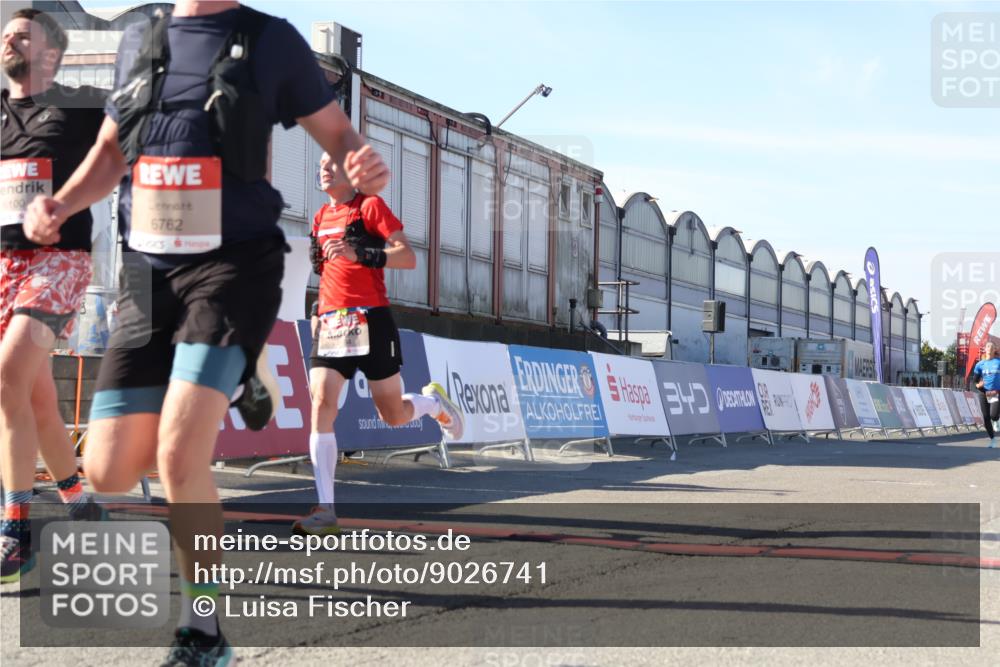 03.10.2025 - Köhlbrandbrückenlauf Luisa Fischer http://msf.ph/oto/9026741 03.10.2025 12:55:45 Ziel 4001, 4594, 6100, 6480, 6762 meine-sportfotos.de