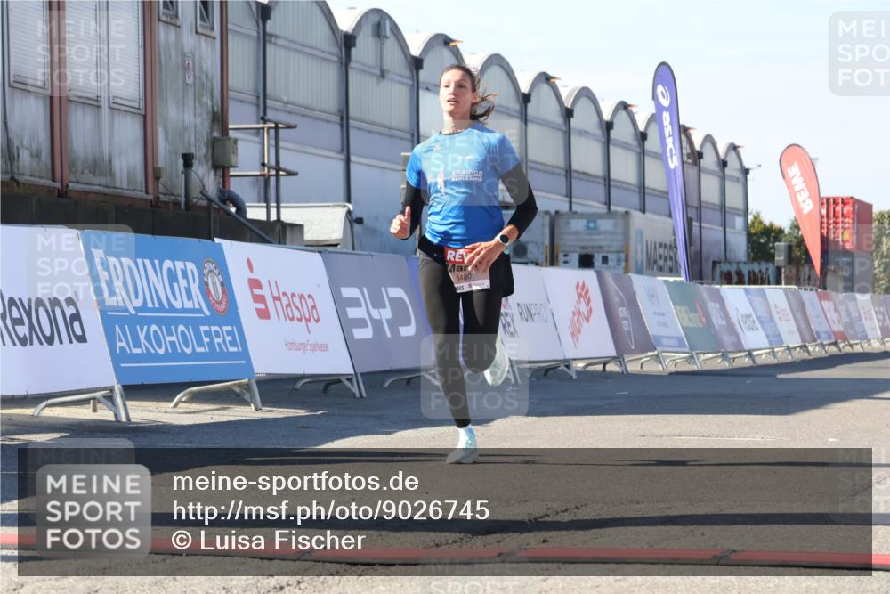 03.10.2025 - Köhlbrandbrückenlauf Luisa Fischer http://msf.ph/oto/9026745 03.10.2025 12:55:49 Ziel 4001, 4594, 6100, 6480, 6762 meine-sportfotos.de