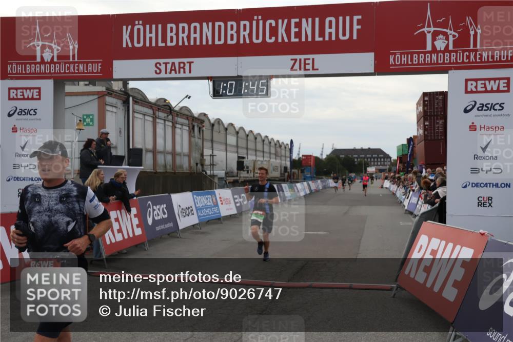 03.10.2025 - Köhlbrandbrückenlauf Julia Fischer http://msf.ph/oto/9026747 03.10.2025 16:01:45 Ziel 7144, 7805, 8800, 8990, 9453 meine-sportfotos.de